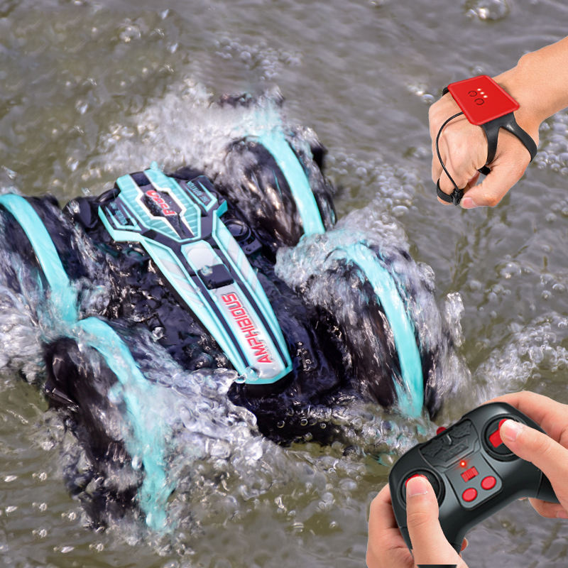 4WD Amphibious Stunt Car 2.4G Remote Control Waterproof Double-Sided Driving Tank